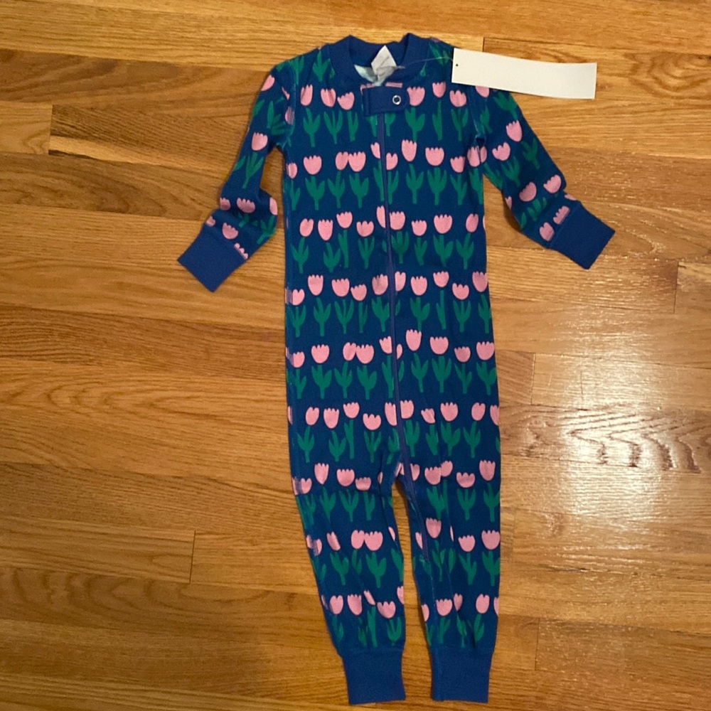 NWT Size 2T Hanna Andersson one piece zip pjs